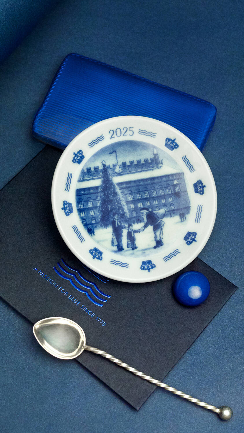 Samleartikel 2025, plakette - Ø8,5 cm